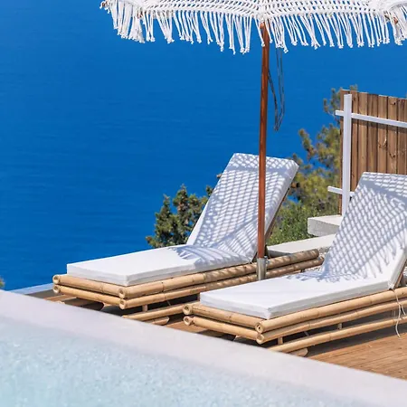 Nero Lefkada Villa Tsoukaládhes