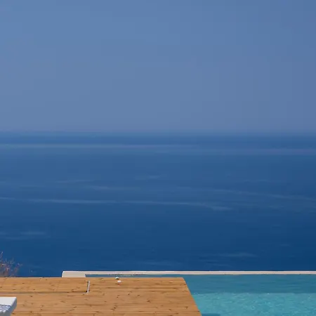 Nero Lefkada Tsoukaládhes