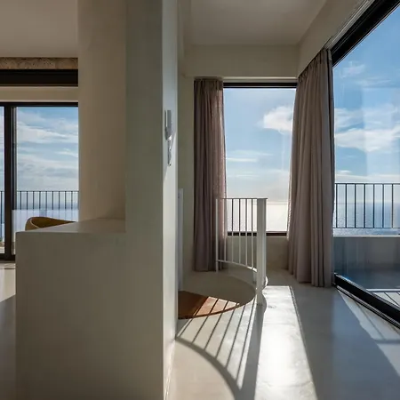 Neró Lefkada