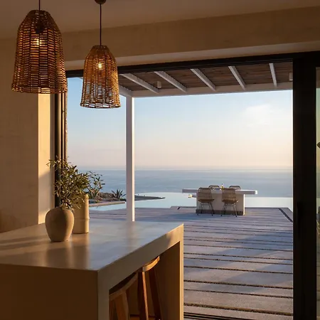 Neró Lefkada *
