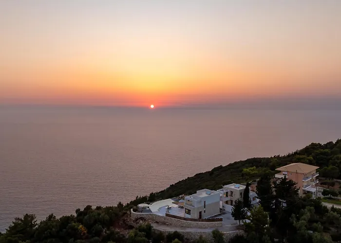 Neró Lefkada *